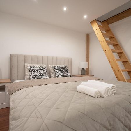 Deluxe And Cozy City Center Suite For 8Ppl Будапеща Екстериор снимка