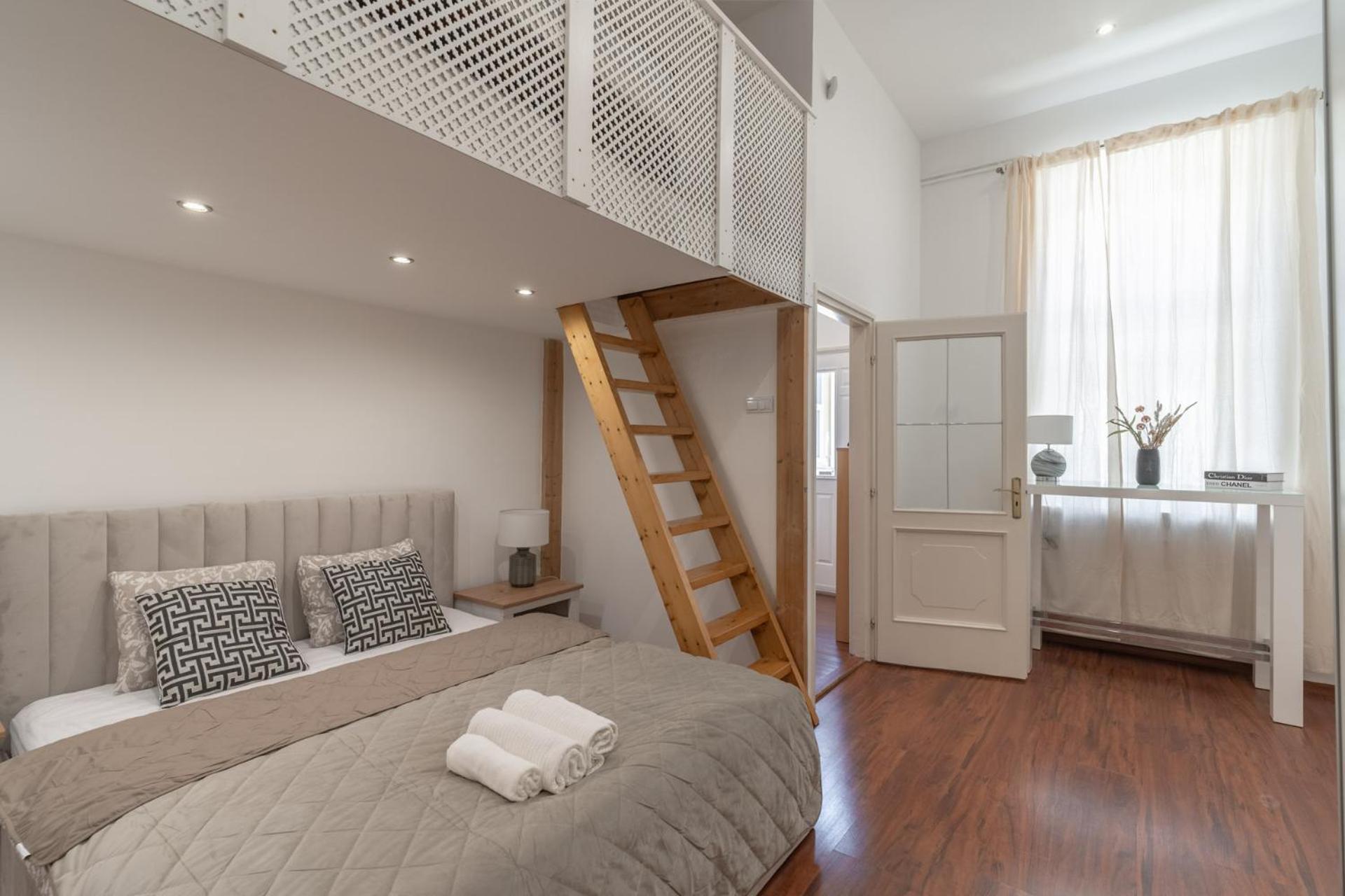 Deluxe And Cozy City Center Suite For 8Ppl Будапеща Екстериор снимка