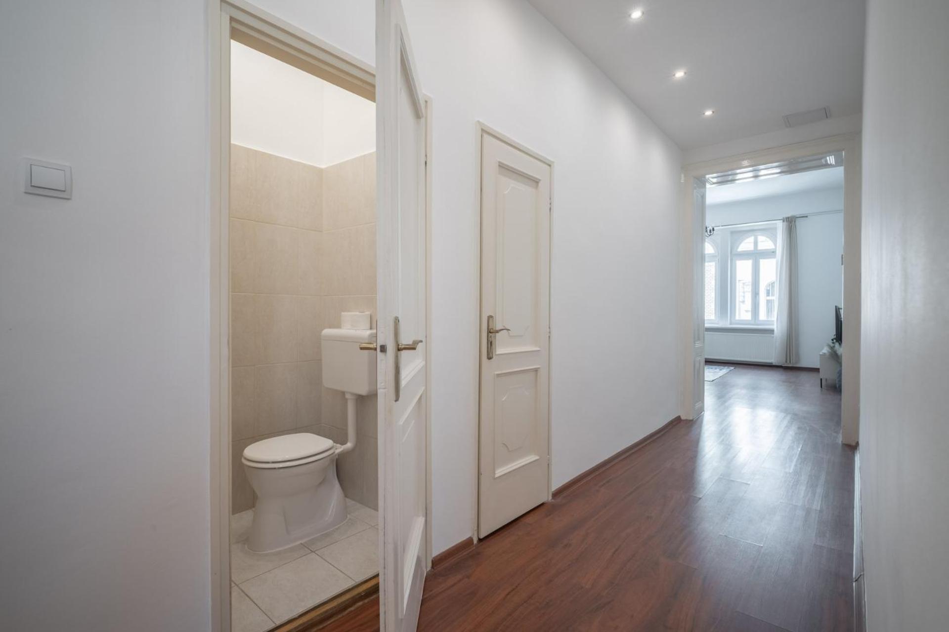 Deluxe And Cozy City Center Suite For 8Ppl Будапеща Екстериор снимка